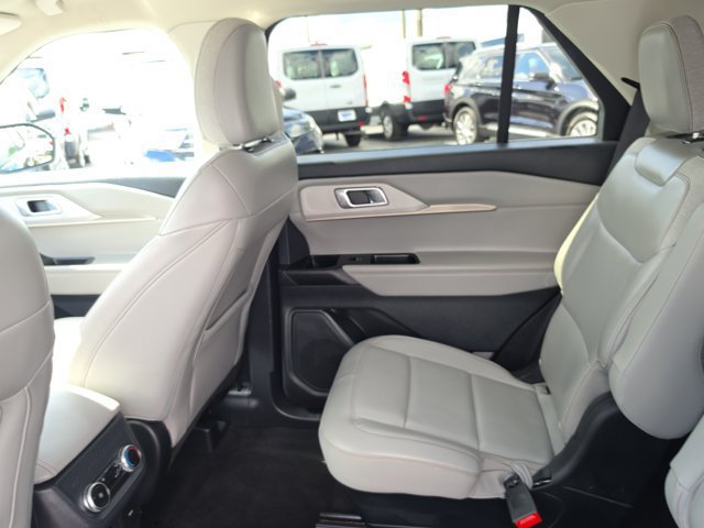 Certified 2025 Ford Explorer Active w/ Active Comfort Package RWD image 15