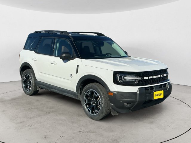 Certified 2025 Ford Bronco Sport Outer Banks w/ Outer Banks Tech Package+ AWD/4WD image 3