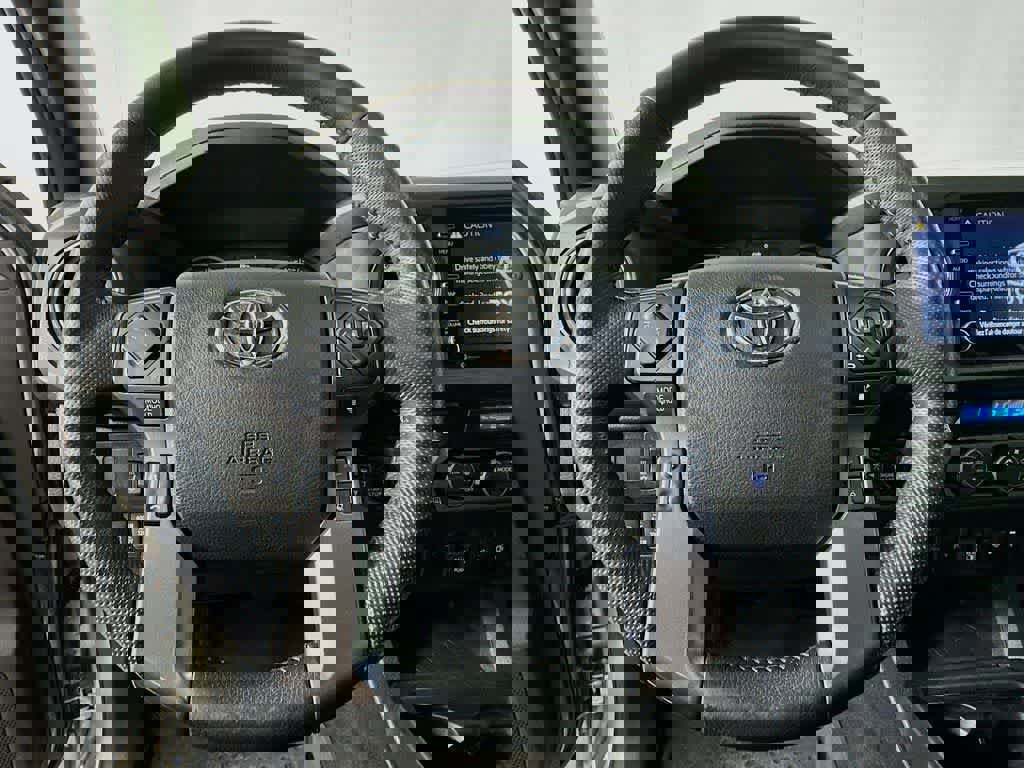 Used 2022 Toyota Tacoma TRD Sport image 18