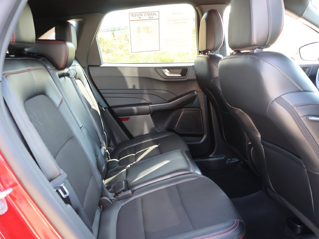 Certified 2026 Ford Escape ST-Line AWD/4WD image 12
