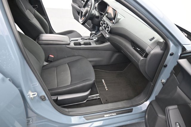 Used 2025 Nissan Sentra SV FWD image 15