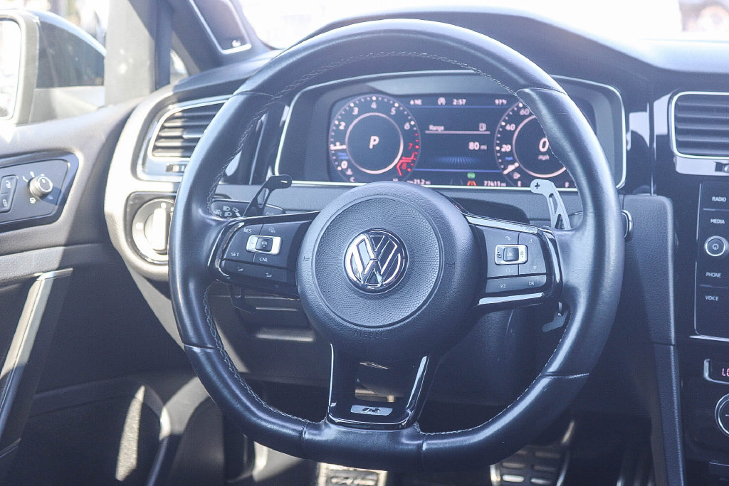 Used 2018 Volkswagen Golf R 4-Door AWD/4WD image 18