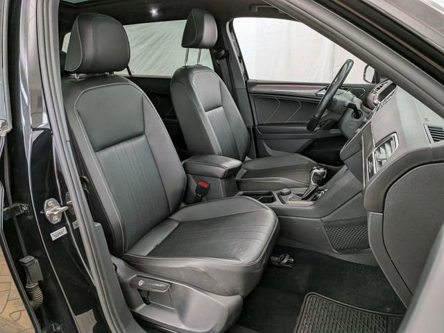Used 2022 Volkswagen Tiguan SE R-Line image 22