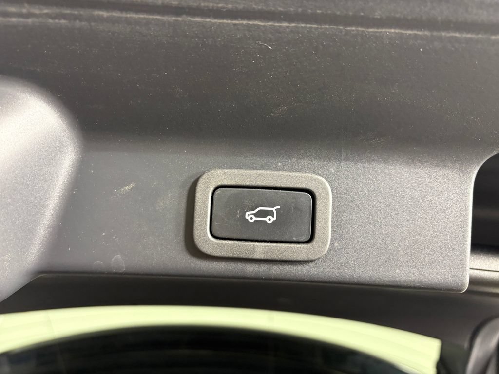 Used 2021 Jaguar F-PACE S AWD/4WD image 32