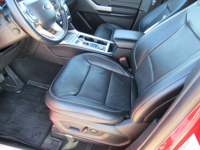 Certified 2022 Ford Explorer Limited w/ Equipment Group 301A AWD/4WD image 17