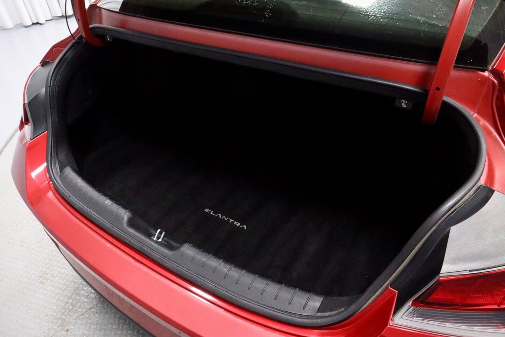 Used 2021 Hyundai Elantra SEL image 14