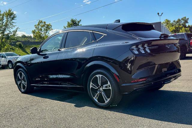 Certified 2023 Ford Mustang Mach-E Premium AWD/4WD image 5