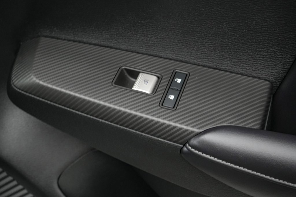 Used 2024 Mitsubishi Outlander SE image 29