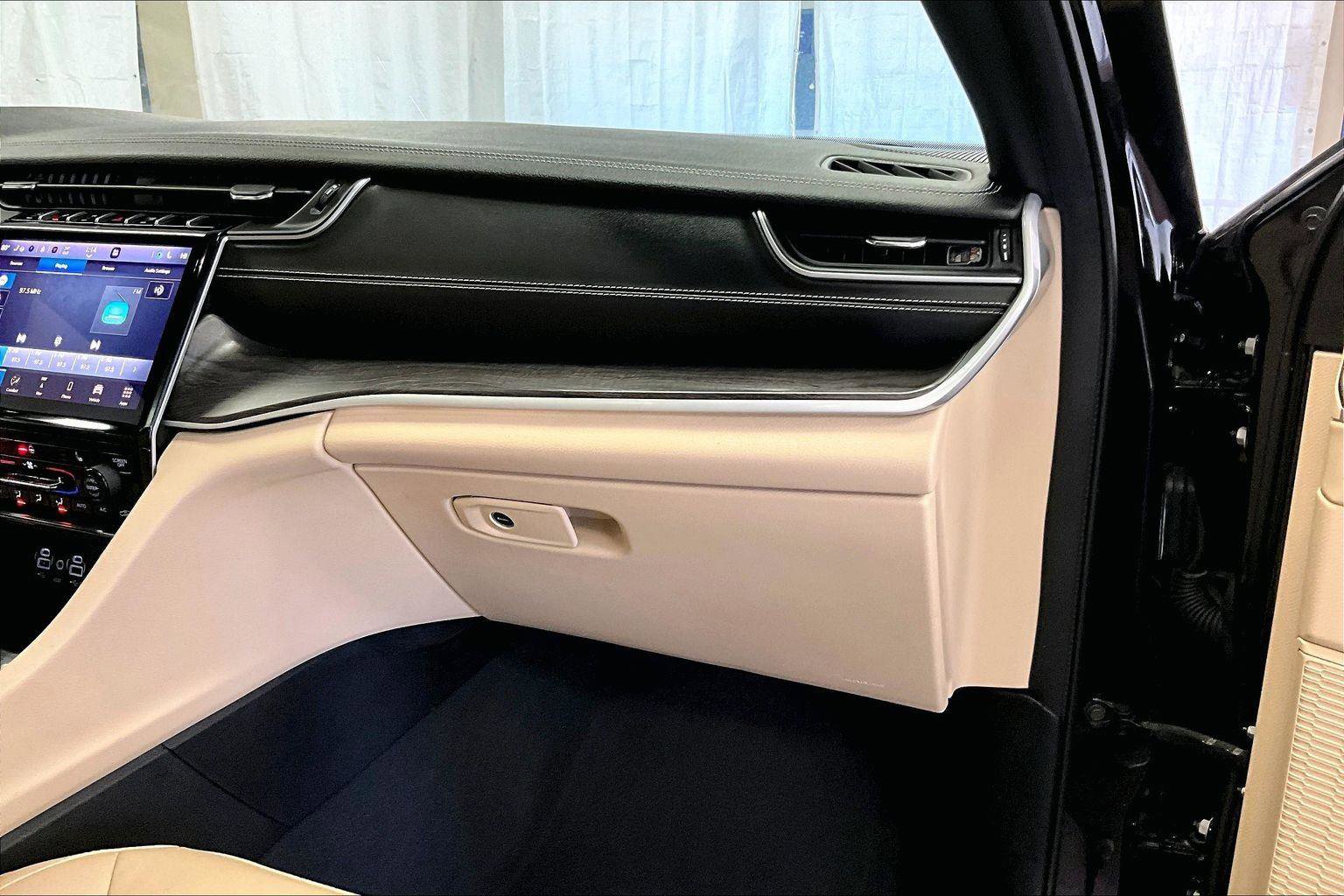 Used 2023 Jeep Grand Cherokee L Limited image 15