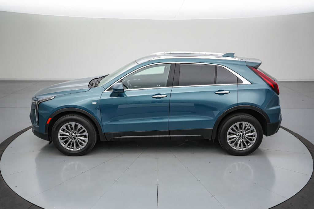 Used 2025 Cadillac XT4 Premium Luxury FWD image 7