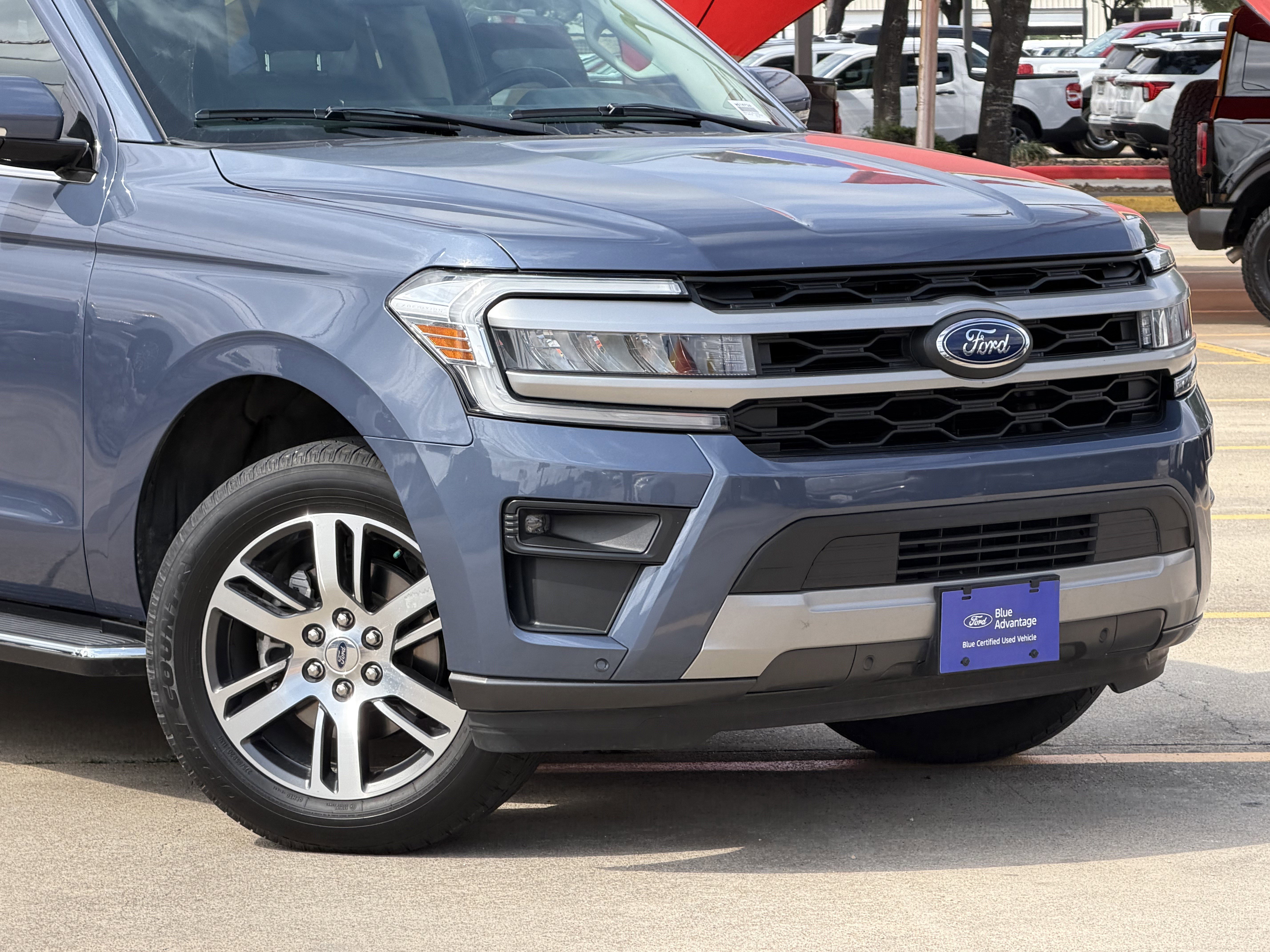 Certified 2022 Ford Expedition XLT image 2