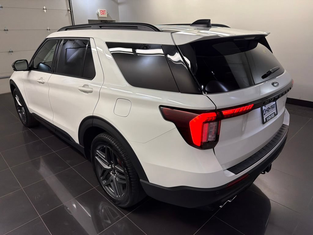 Certified 2025 Ford Explorer ST w/ Sun And Sound Package AWD/4WD image 4