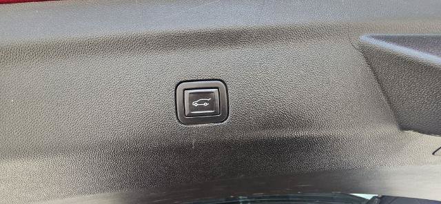 Used 2024 Chevrolet Suburban Premier AWD/4WD image 11