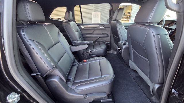 Used 2026 GMC Acadia Elevation w/ Elevation Premium Package FWD image 23