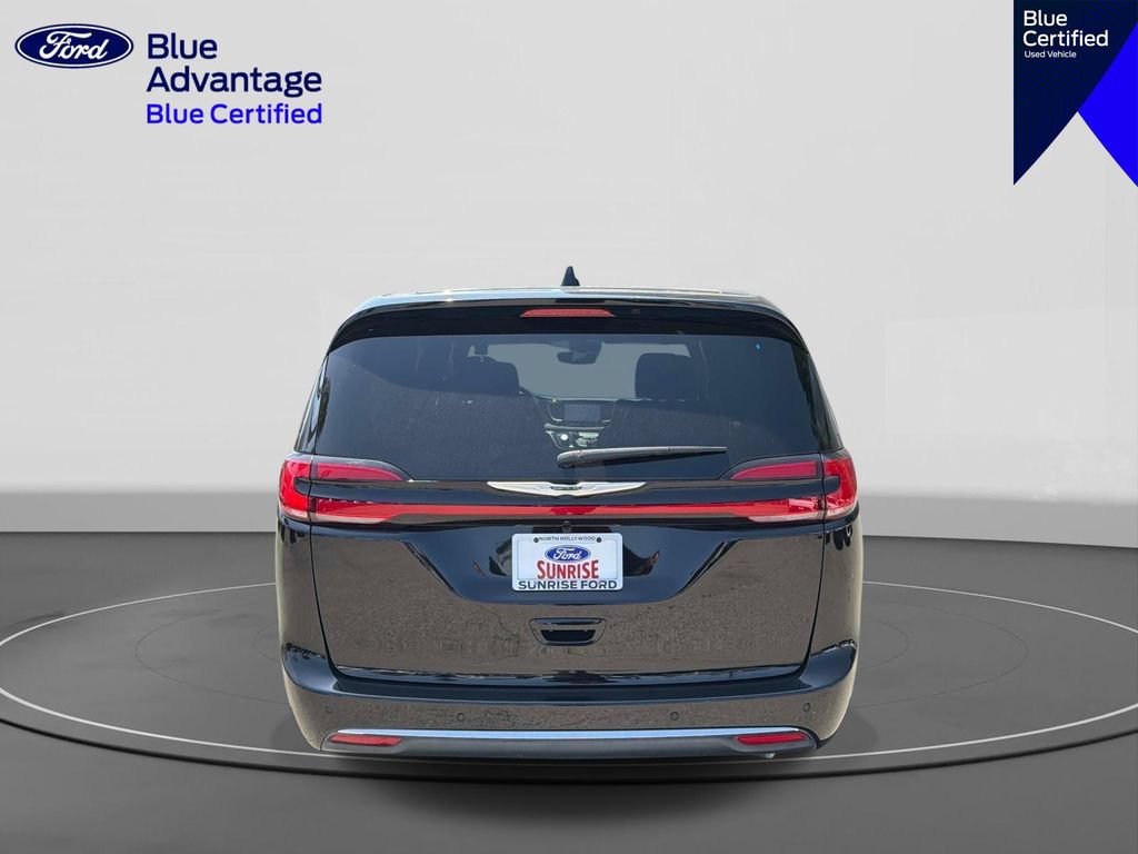 Used 2026 Chrysler Pacifica Select FWD image 6