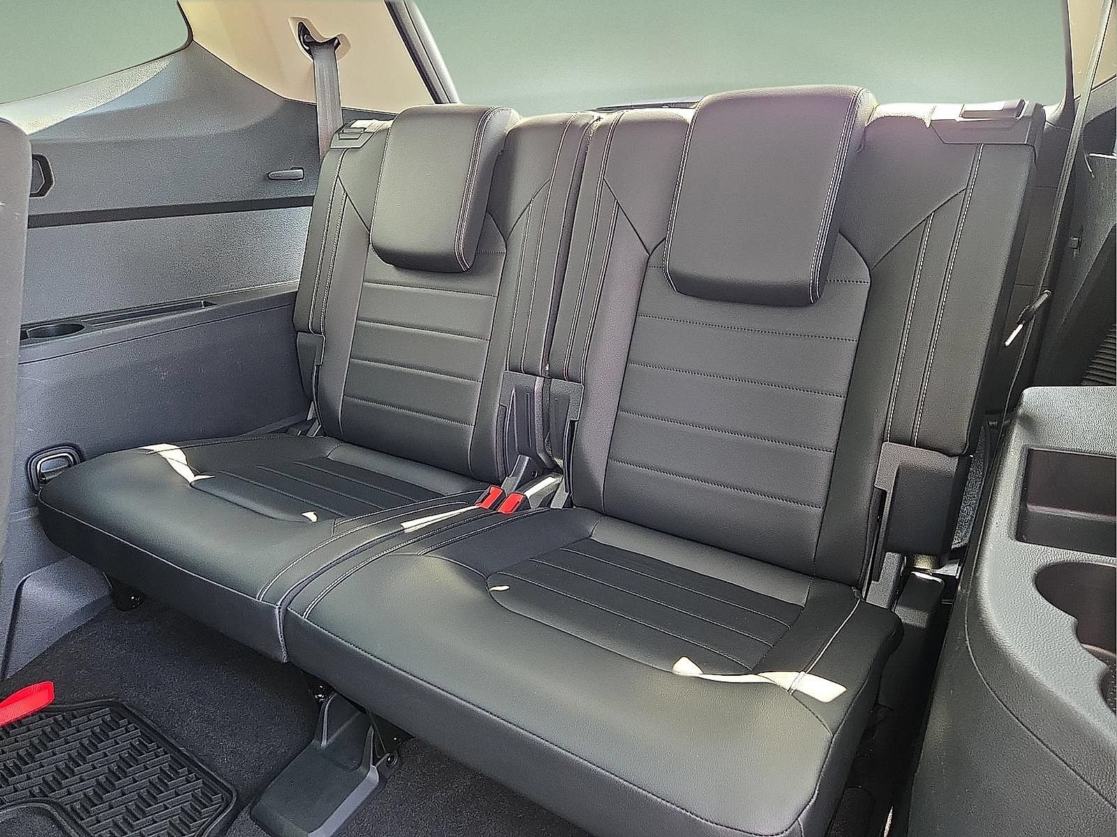 Used 2024 Volkswagen Atlas SEL AWD/4WD image 10