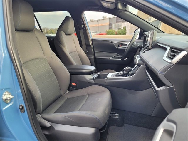Used 2022 Toyota RAV4 SE image 17