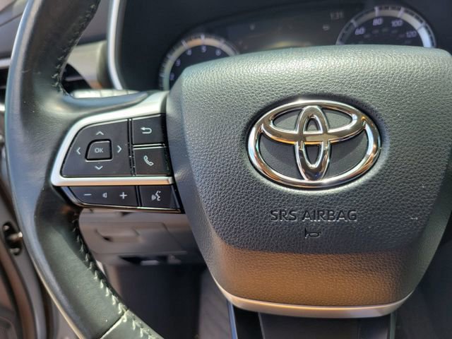 Used 2022 Toyota Highlander XLE FWD image 22