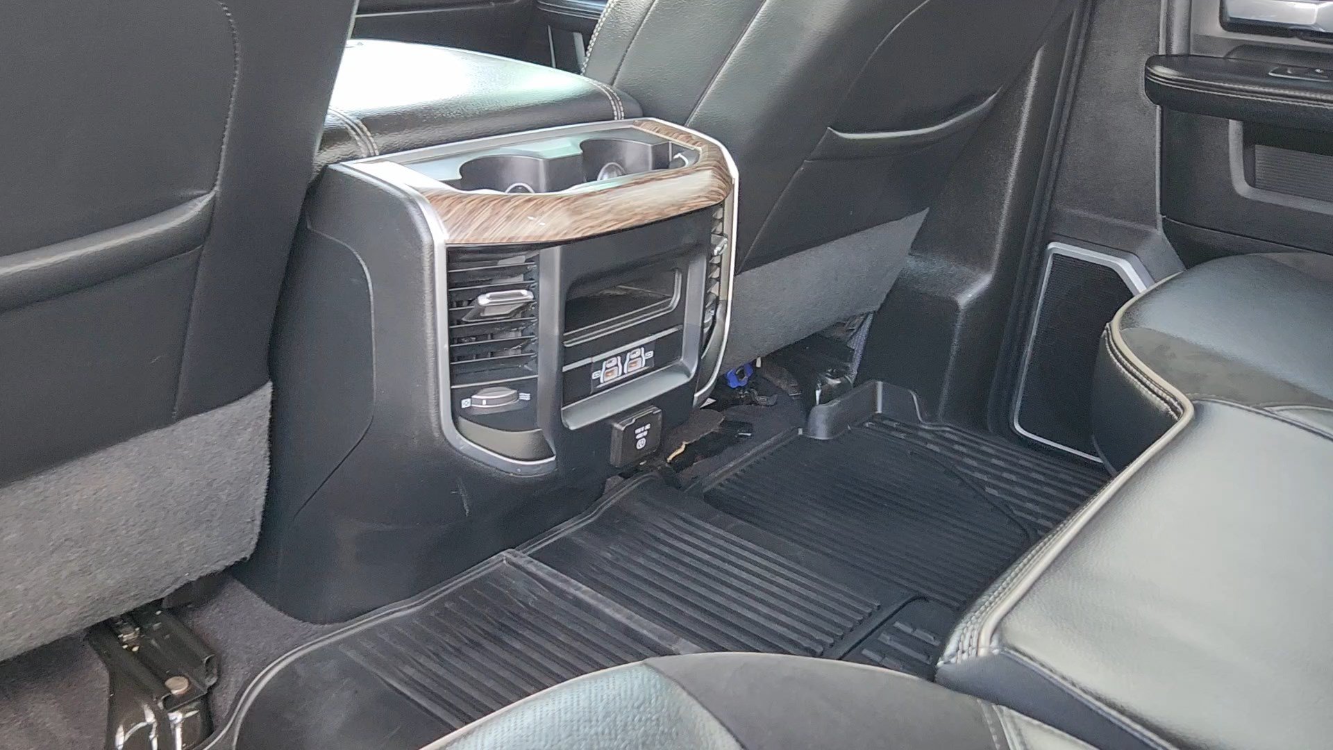 Used 2021 RAM 3500 Laramie AWD/4WD image 16