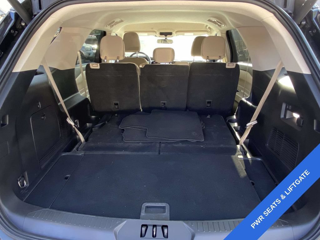 Certified 2022 Ford Explorer XLT RWD image 8