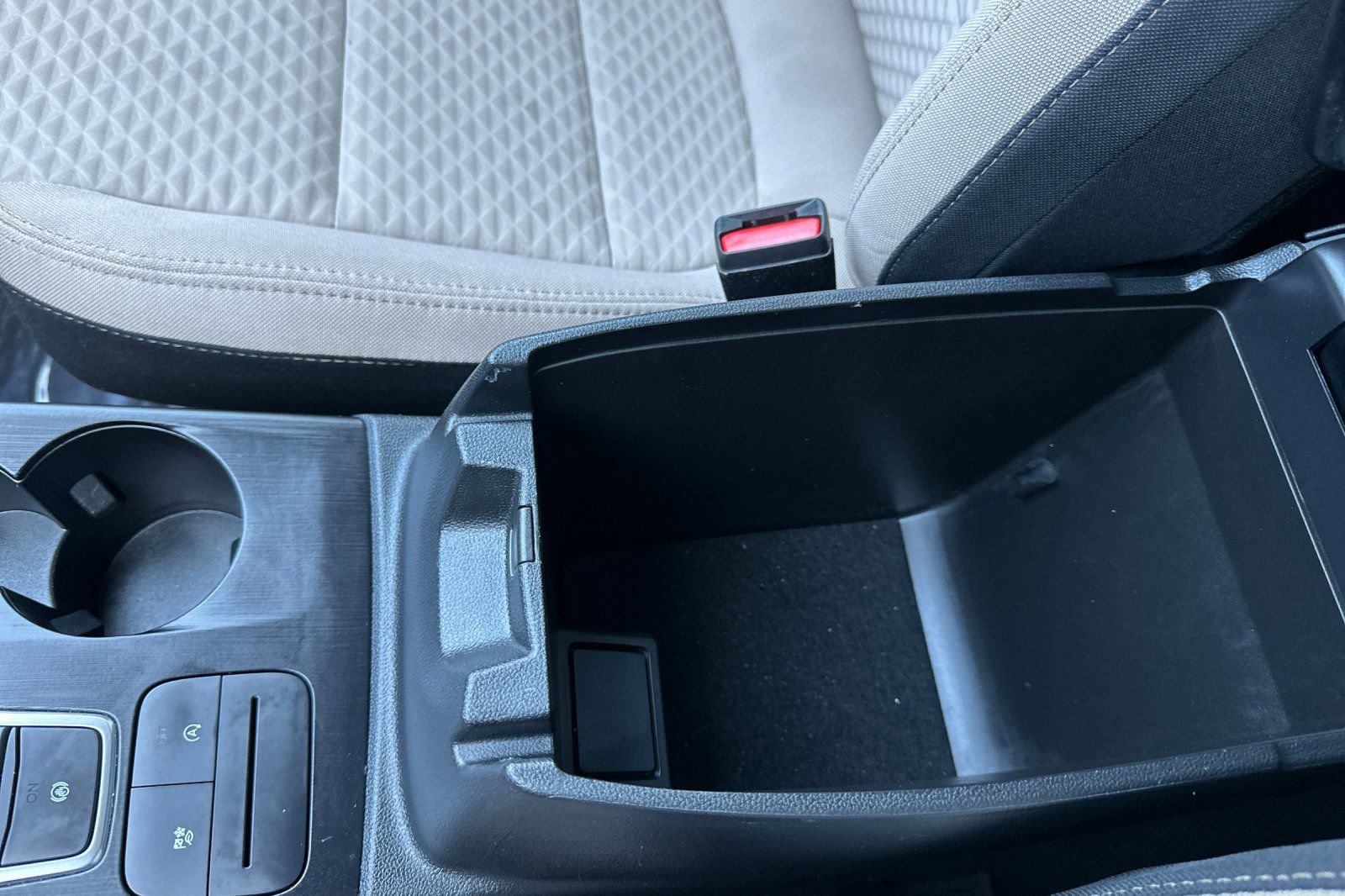 Certified 2022 Ford Escape SE w/ SE Sport Appearance Package FWD image 32