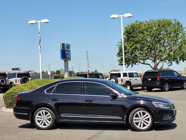 Used 2018 Volkswagen Passat 2.0T SEL Premium FWD image 3