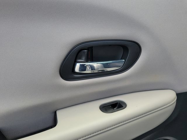 Used 2018 Honda HR-V LX image 13