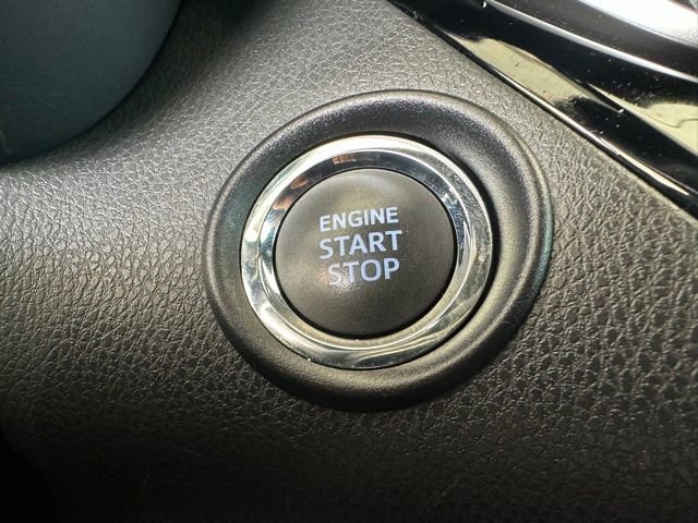 Used 2020 Toyota C-HR XLE FWD image 23