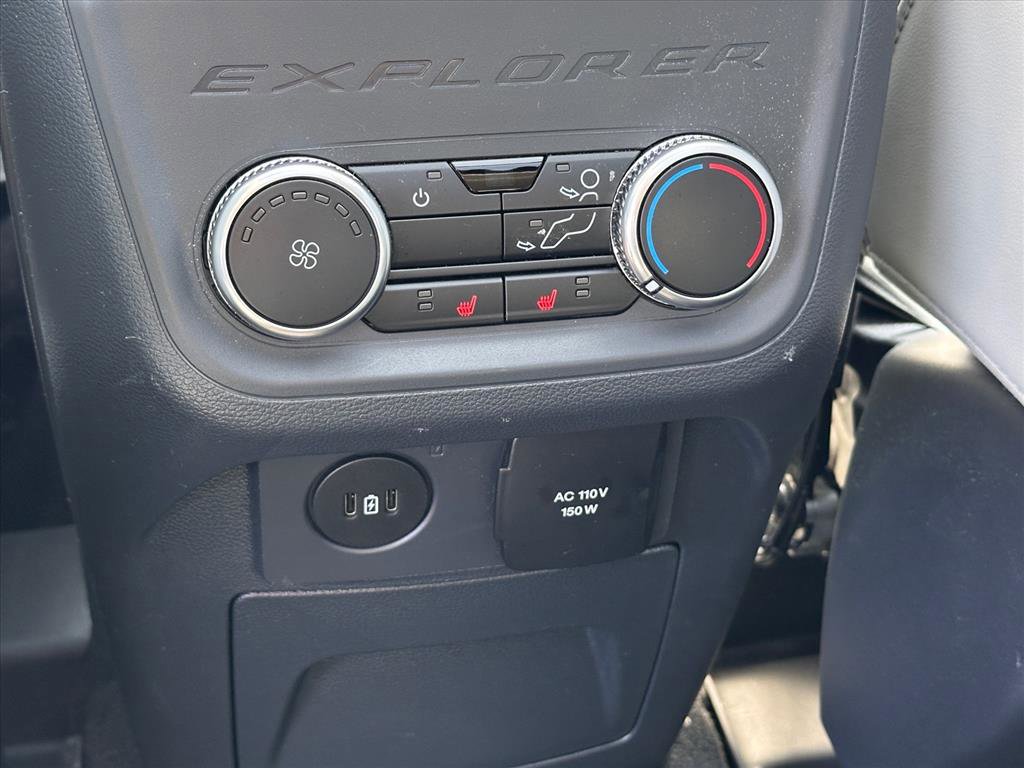 Certified 2025 Ford Explorer Platinum w/ Ultimate Package image 11