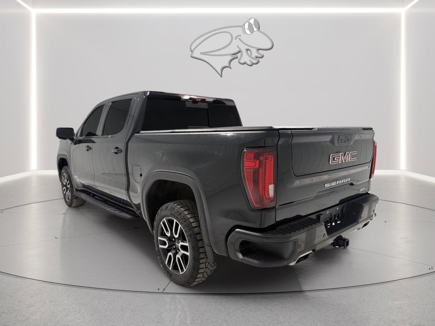 Used 2022 GMC Sierra 1500 AT4 w/ AT4 Premium Package image 2