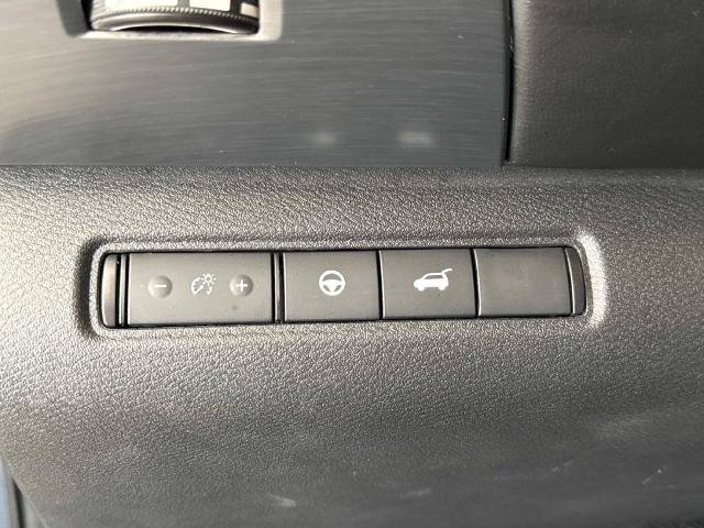 Used 2025 Nissan Pathfinder Rock Creek AWD/4WD image 25