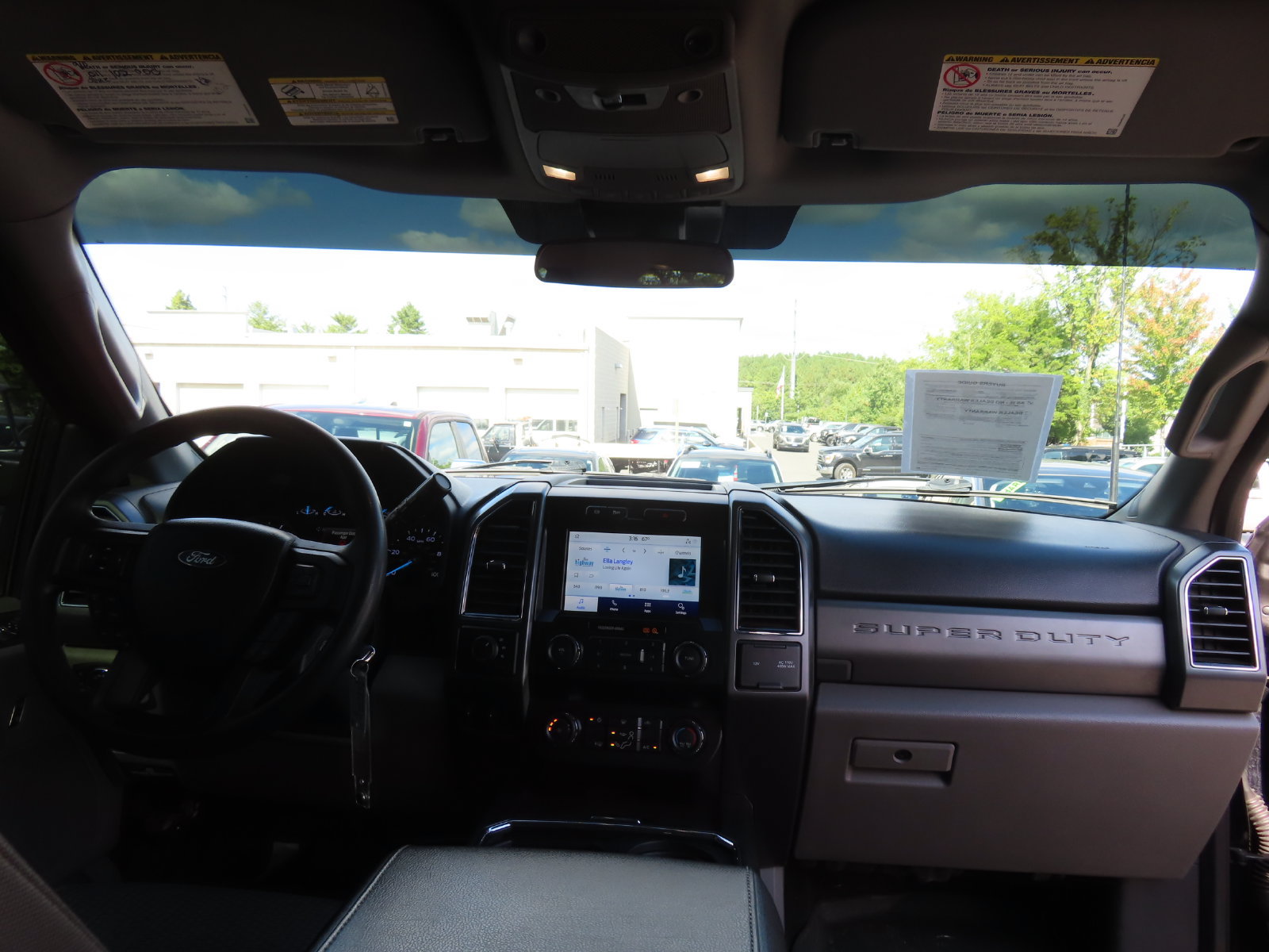 Certified 2022 Ford F350 XLT w/ Black Appearance Package AWD/4WD image 16
