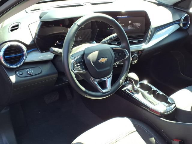 Used 2024 Chevrolet Trax LT w/ Driver Confidence Package FWD image 18