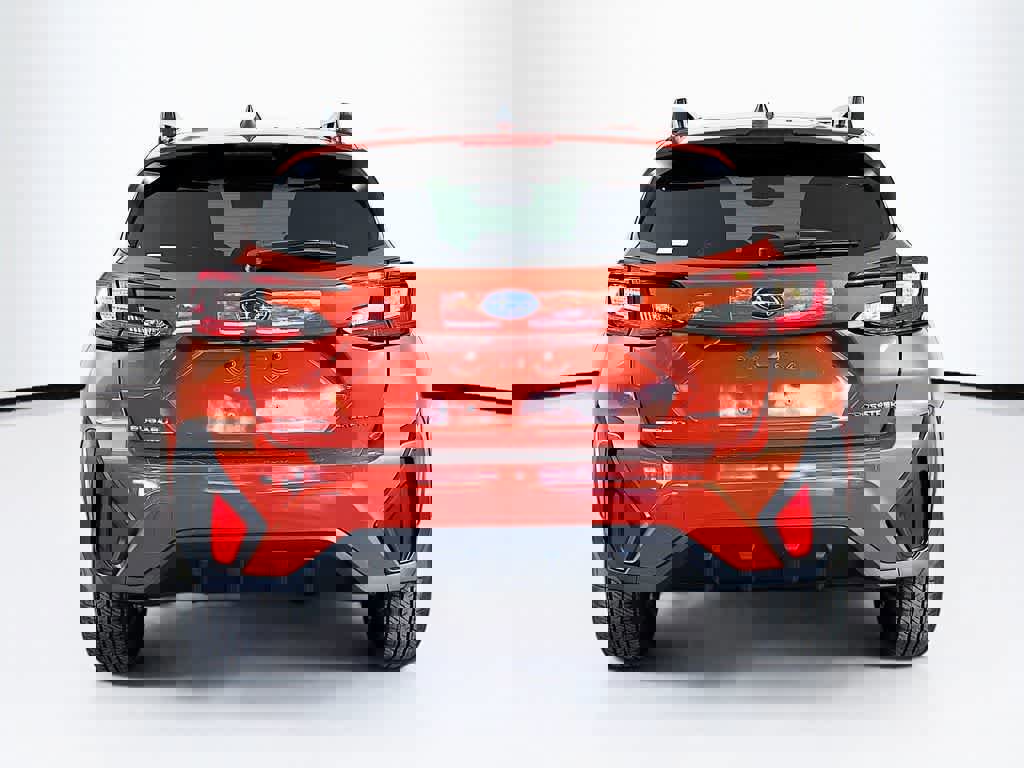 Used 2024 Subaru Crosstrek 2.0i Premium w/ Crosstrek Mirror Package image 4