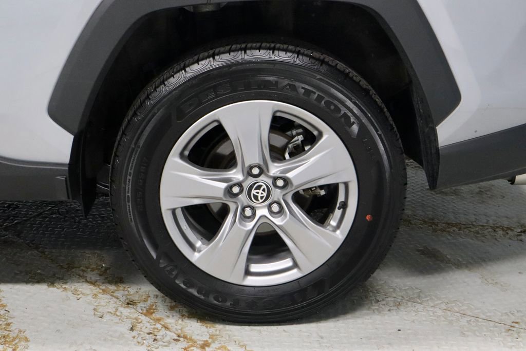 Used 2025 Toyota RAV4 XLE image 18