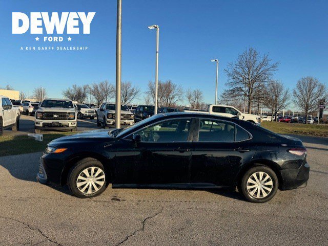 Used 2022 Toyota Camry LE image 2