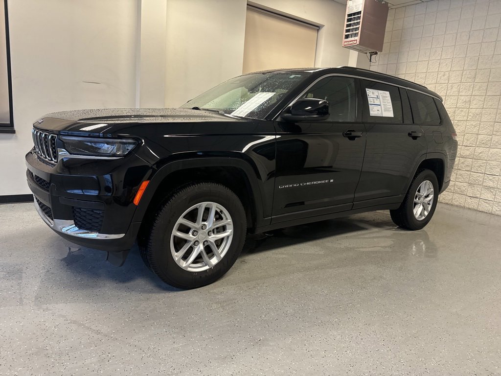 Used 2023 Jeep Grand Cherokee L Laredo image 15
