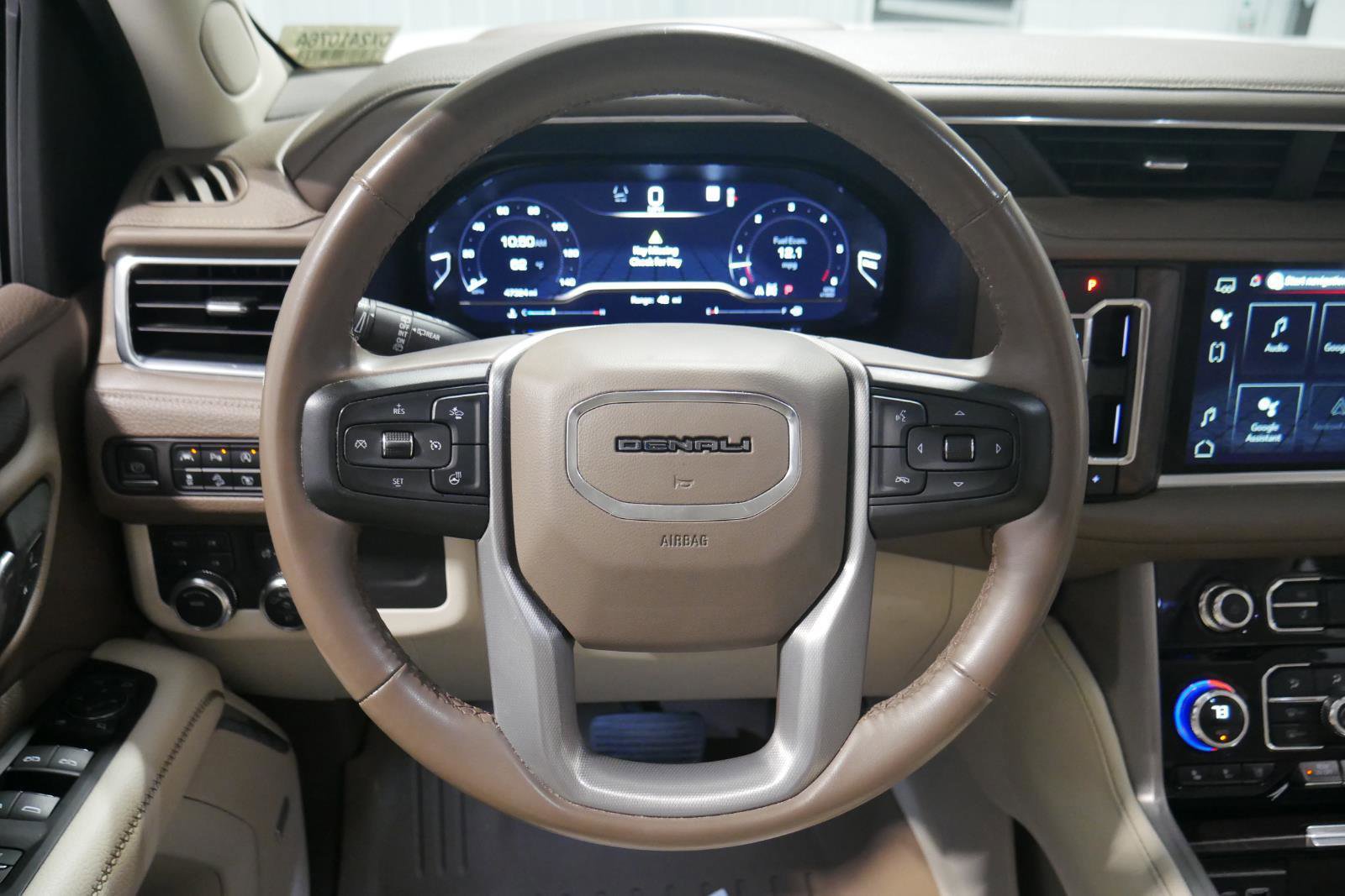 Used 2023 GMC Yukon XL Denali image 21
