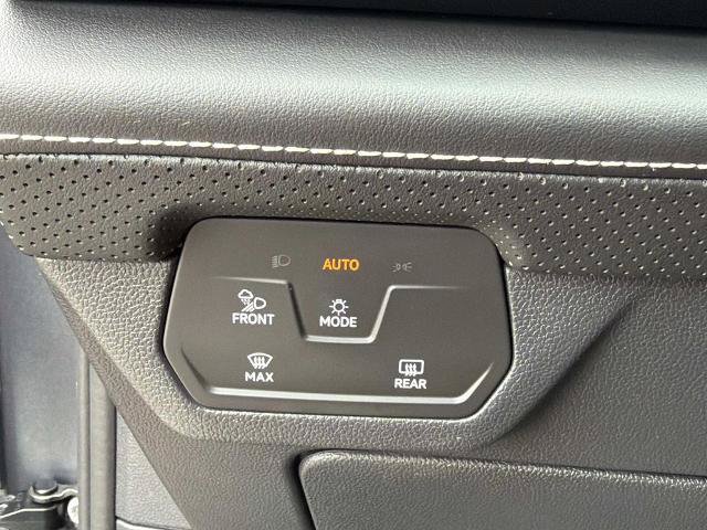 Used 2024 Volkswagen Atlas SE FWD image 28