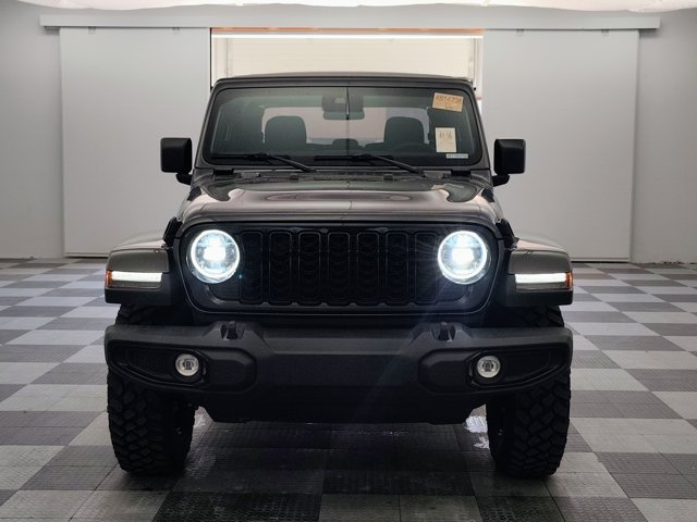Used 2025 Jeep Gladiator Sport AWD/4WD image 8