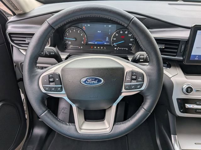Certified 2023 Ford Explorer XLT w/ Equipment Group 202A AWD/4WD image 18