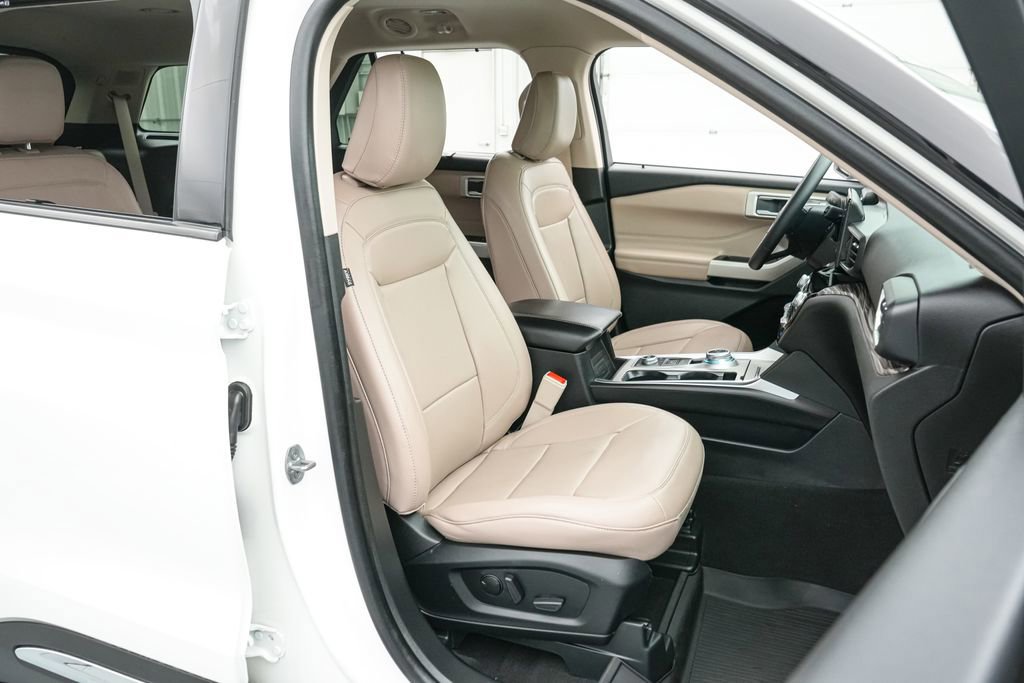 Certified 2024 Ford Explorer Limited w/ Equipment Group 301A image 23