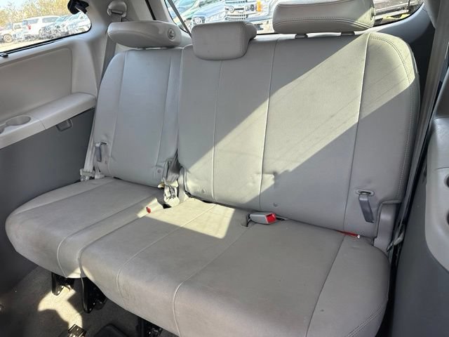 Used 2017 Toyota Sienna XLE Premium AWD/4WD image 13