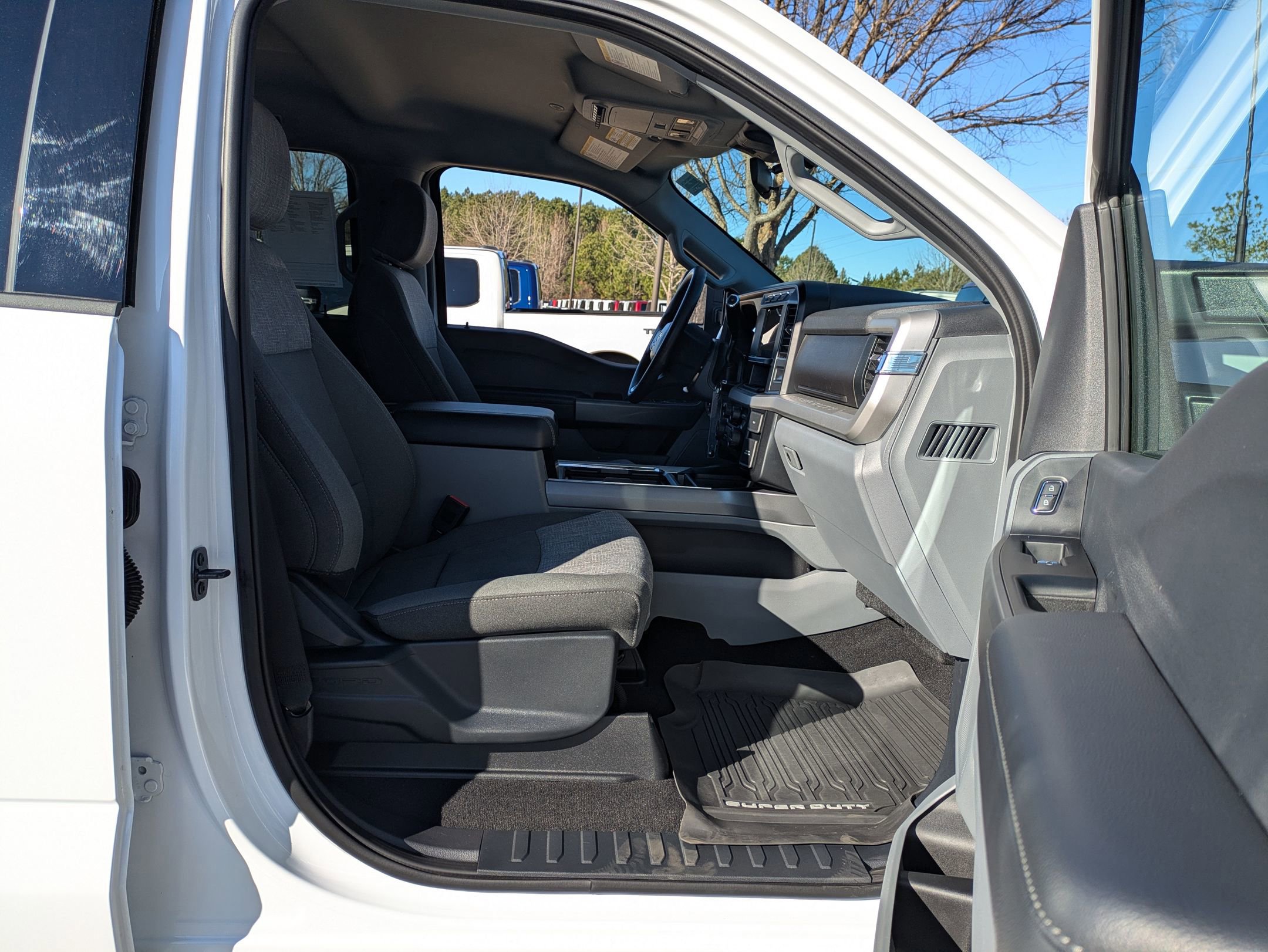 Certified 2024 Ford F250 XLT w/ FX4 Off-Road Package image 40