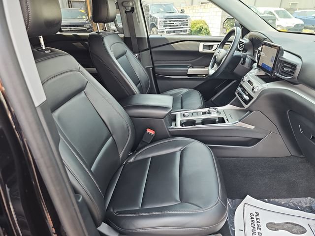 Certified 2023 Ford Explorer XLT w/ Equipment Group 202A AWD/4WD image 10