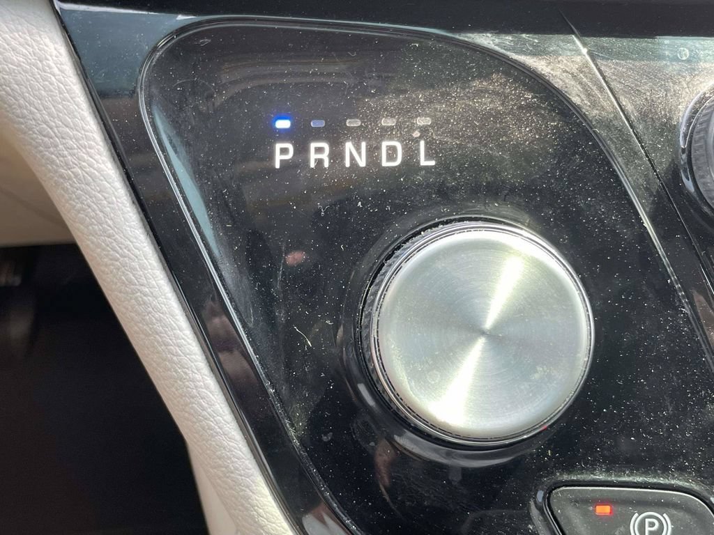 Used 2022 Chrysler Pacifica Limited FWD image 17
