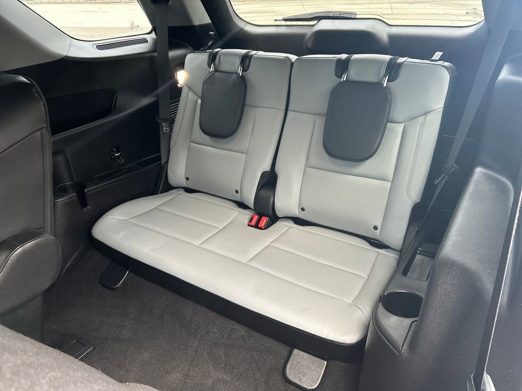 Certified 2021 Ford Explorer XLT w/ Equipment Group 202A image 33