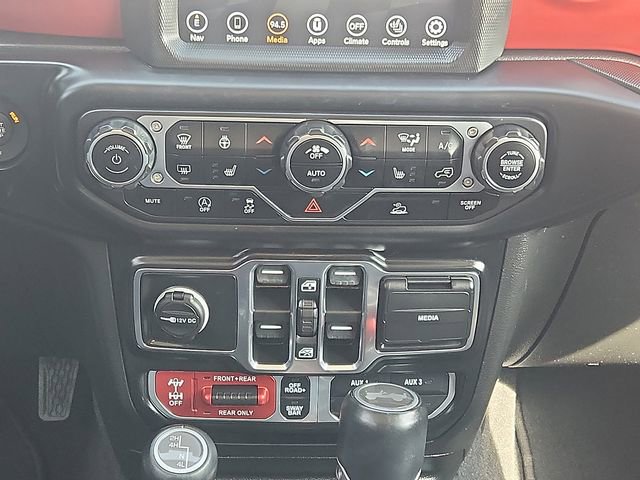 Used 2022 Jeep Wrangler Unlimited Rubicon w/ Cold Weather Group AWD/4WD image 17