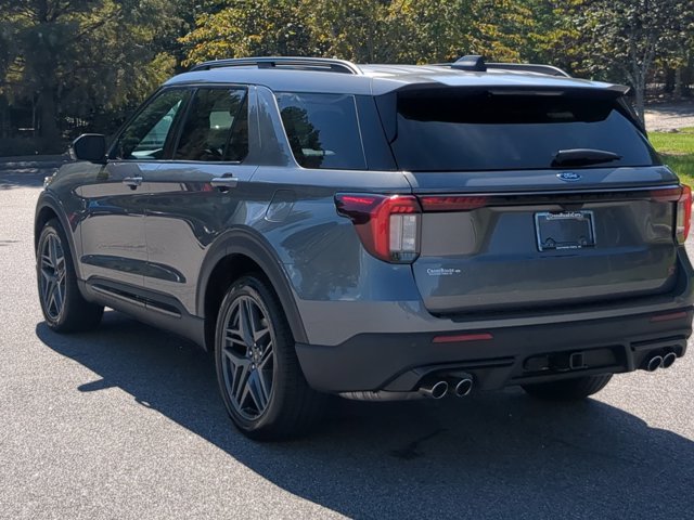 Certified 2025 Ford Explorer ST AWD/4WD image 6