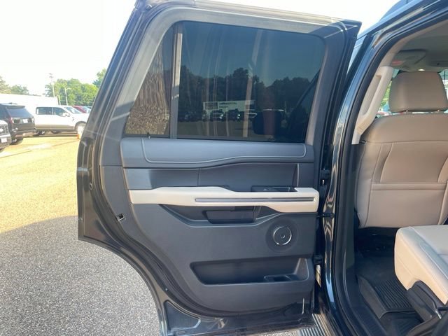 Certified 2024 Ford Expedition XLT RWD image 16